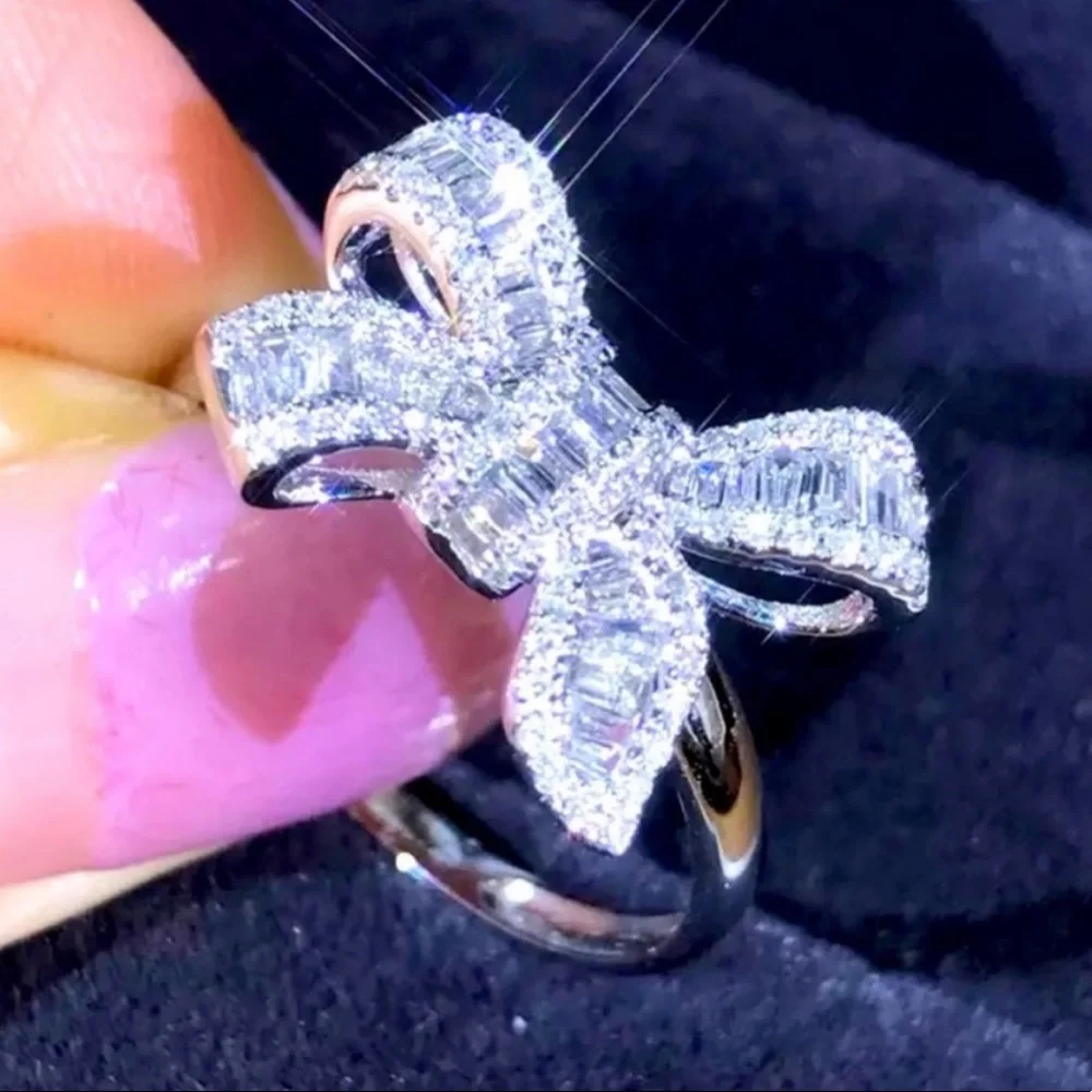 💯 NEW BAGUETTE BOW 925 STERLING SILVER DIAMOND RING, CUTE RING, SHINY RING. - Picture 1 of 6